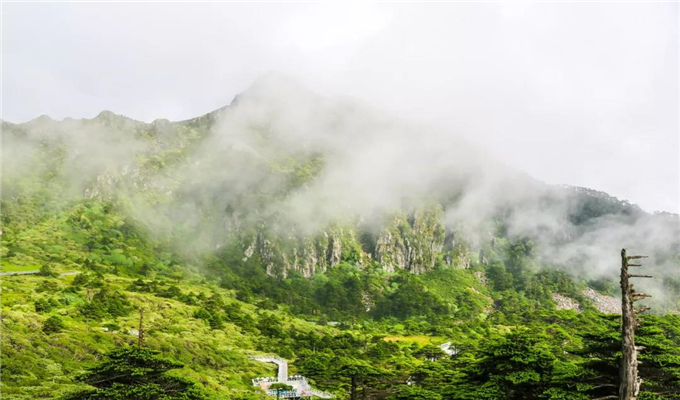 大理定制游 大理蒼山上的“山巔之湖”，藏著最美四景