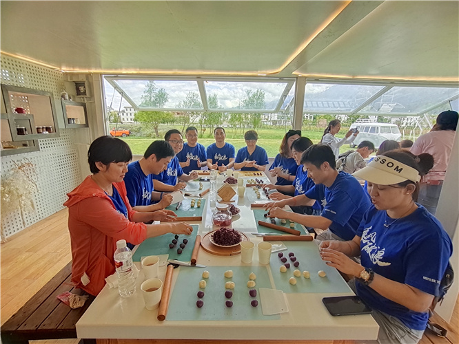 大理非遺扎染鮮花餅花漾時光體驗團建之旅