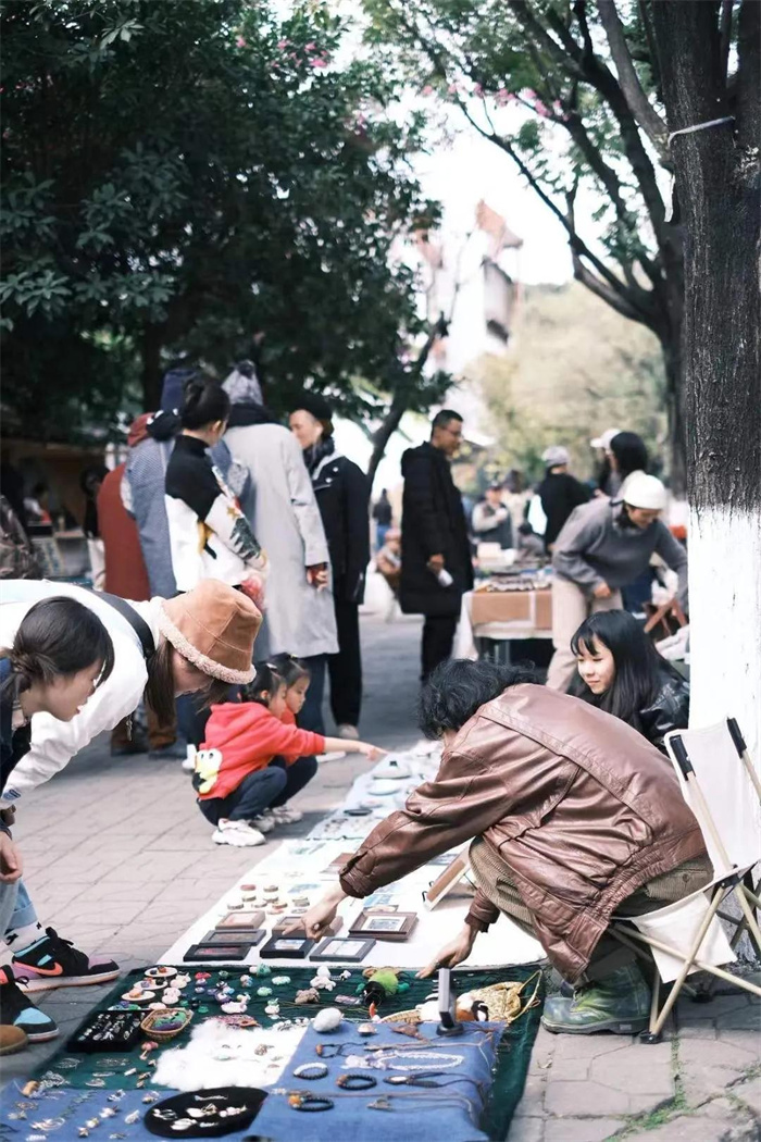 大理柴米多市集